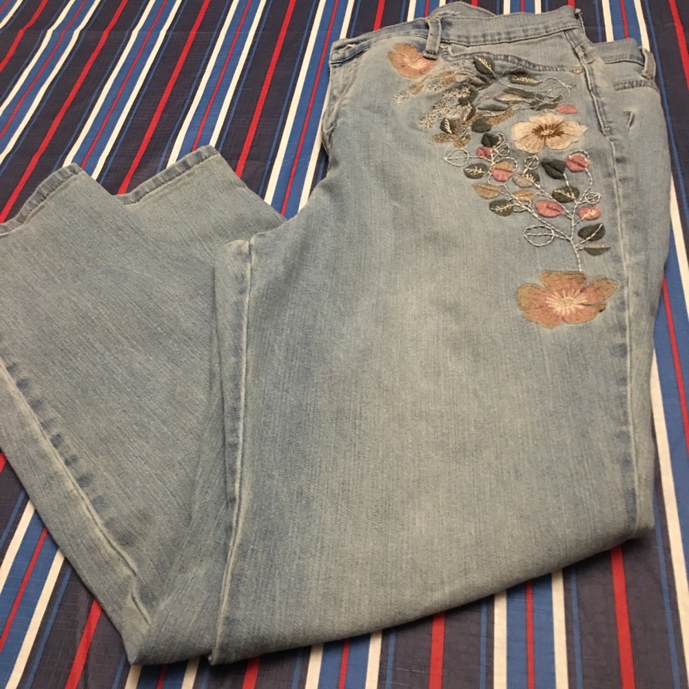 Gloria Vanderbilt sz 16 embroidered Amanda crops